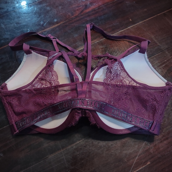 Victoria's secret push bra 34D - Picture 2 of 6